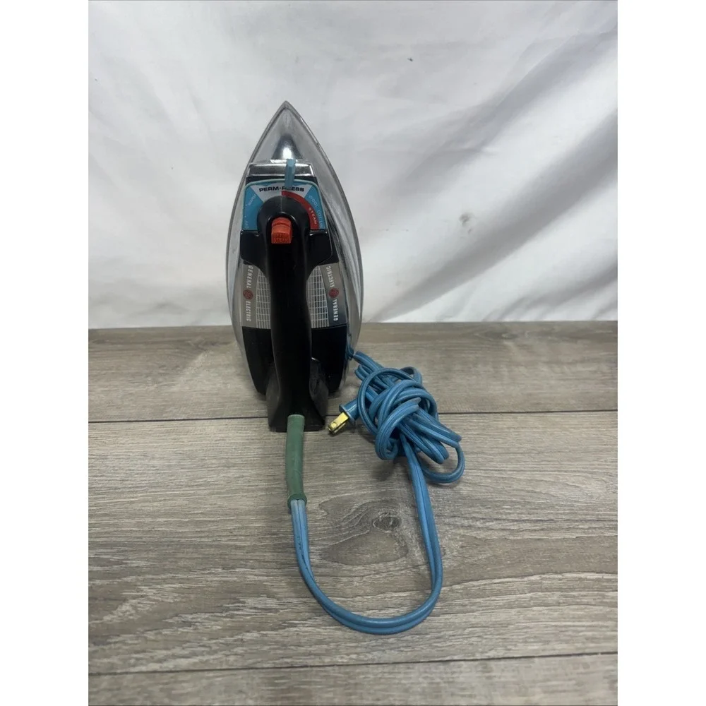 Vintage General Electric GE H2F88T Silver/Black 1100W 120V Steam/Dry Iron Works